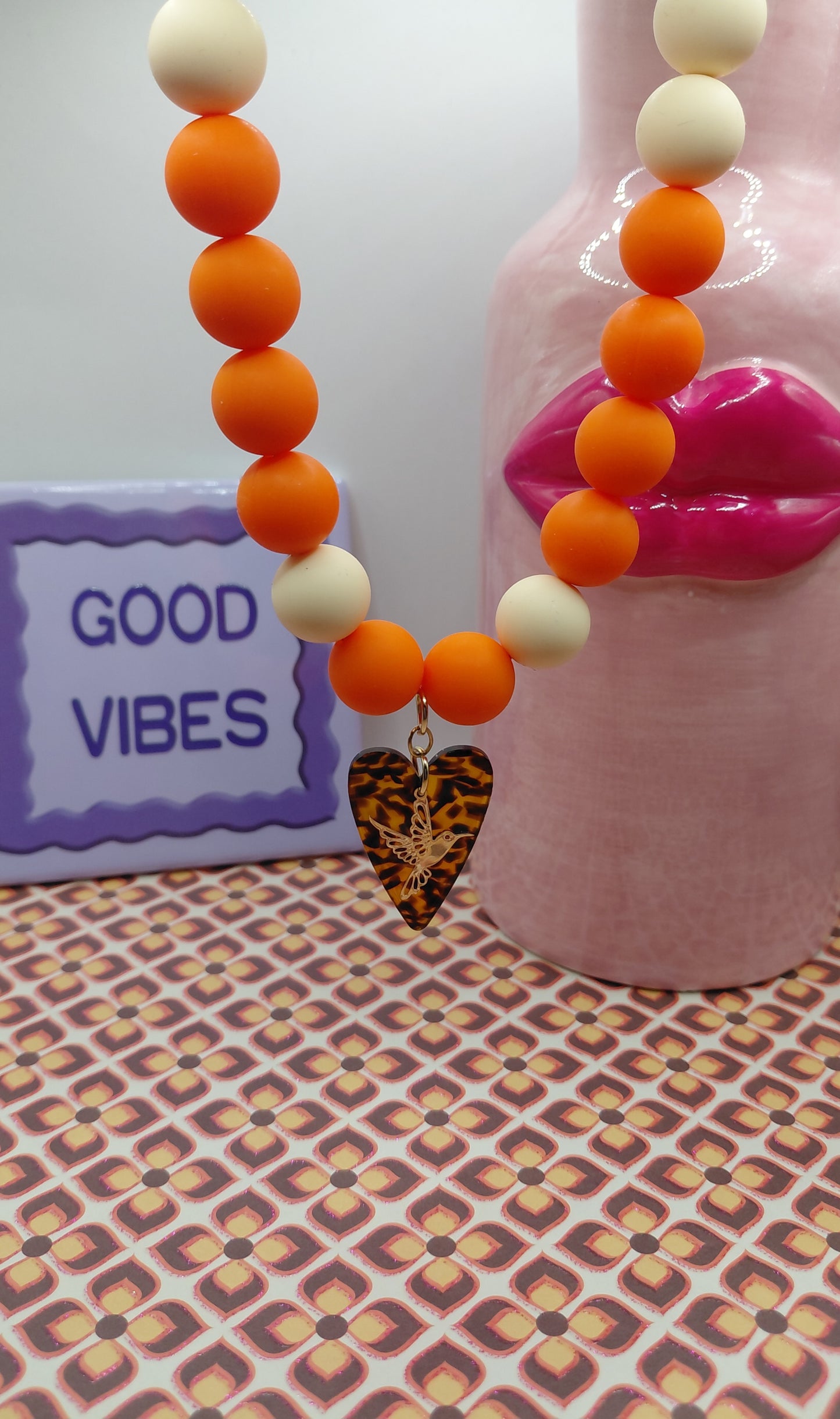 Collier Pop Love Orange rétro